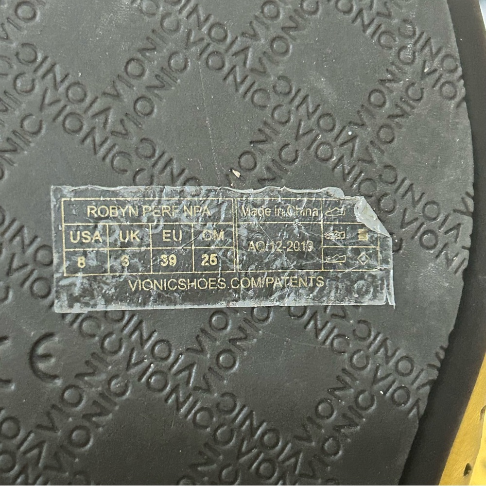 Vionic Robyn Perforated Flats Yellow Size 8 M Buttercup EUC Worn Once - Picture 10 of 12